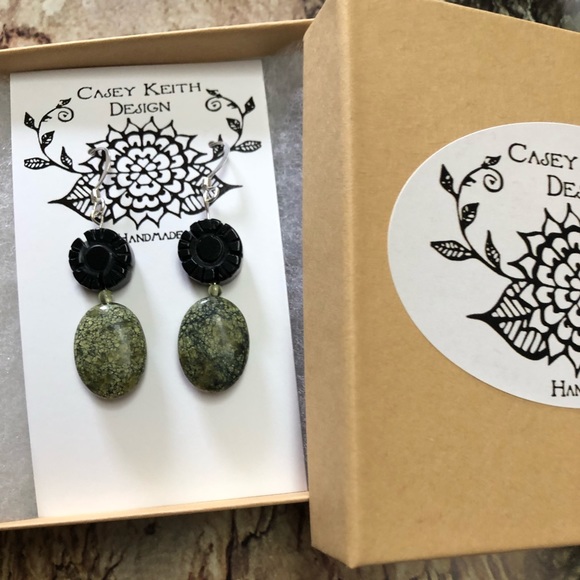 Onyx and Serpentine Earrings - Picture 4 of 8